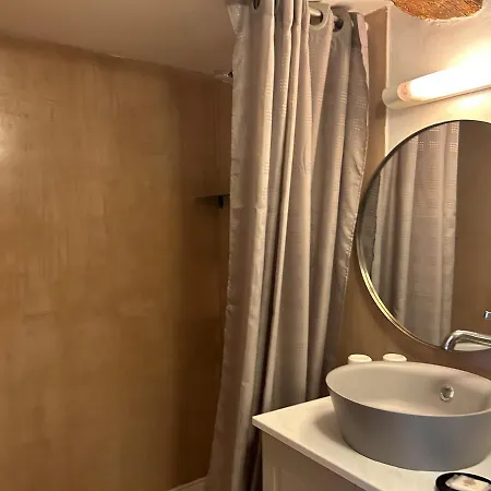 Hotel La Clavelière Saint-Auban-sur-lʼOuvèze
